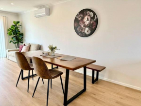 Henderson - 4-Bedrooms Home, Auckland